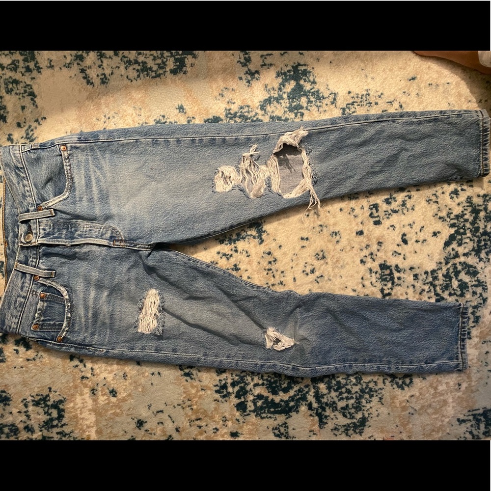 LEVIS 501 - button fly - size 25 waist & length 28